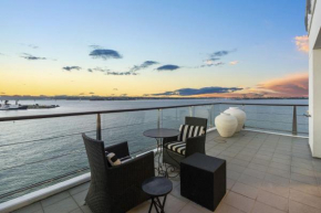 Unsurpassed VIEW Superb 3 Bedrm apmt Auckland